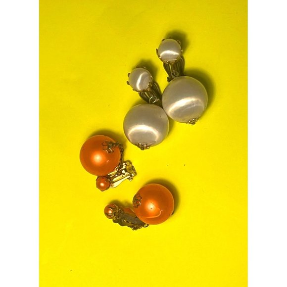 Lot of Two Pair Of Vintage Circular Dangle Drop Beaded Clip Earrings Very Cool! - Picture 7 of 8